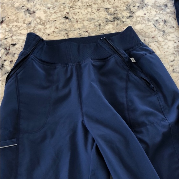 Infinity Cherokee Scrubs Top and Jogger Bottoms - Picture 3 of 7